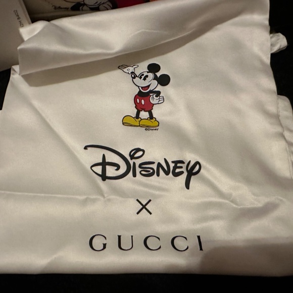Gucci x Disney Mickey Mouse Sneakers - Picture 3 of 12